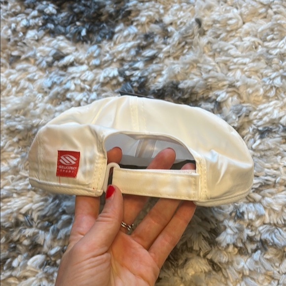 NWT NEVER WORN Selkirk core hat White with Velcro adjusting - Picture 2 of 3